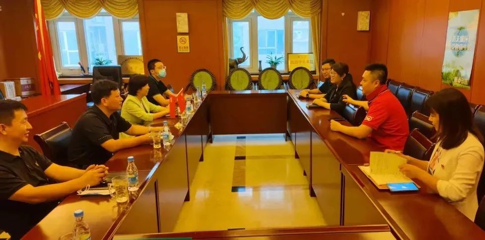 崇外街道領(lǐng)導(dǎo)到大龍集團(tuán)走訪(fǎng)調(diào)研